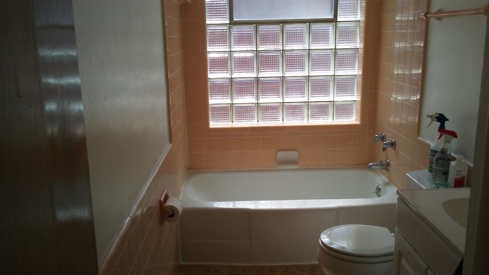 BATHROOM - 8804 Riverview Blvd