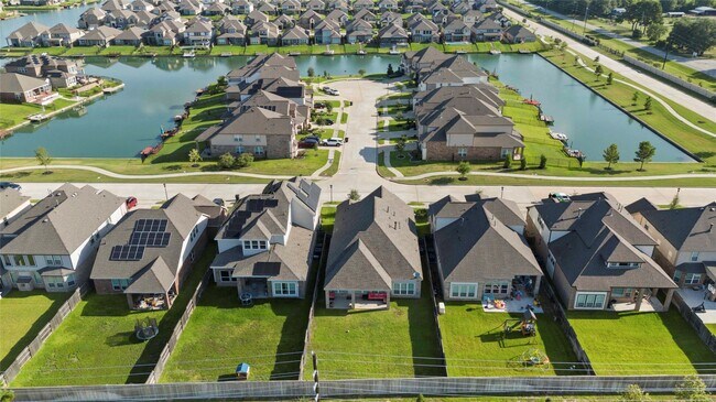 Building Photo - 24023 Lake Molveno Dr