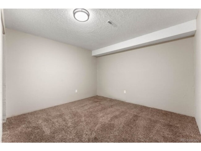 Building Photo - 7073 S Elm St