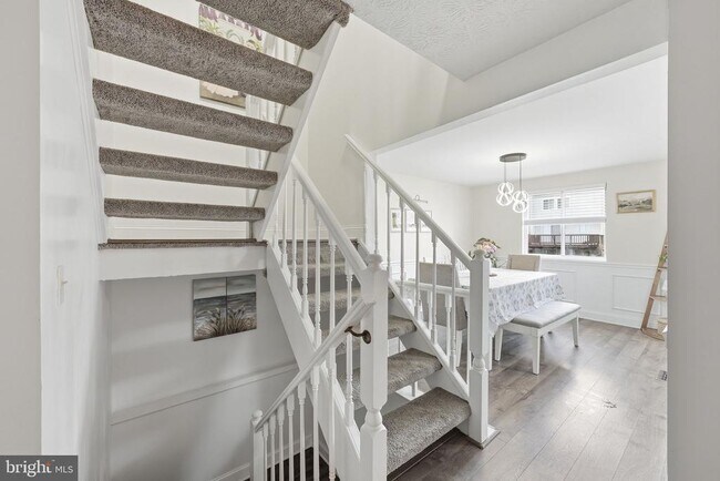Building Photo - 9280 Pirates Cove