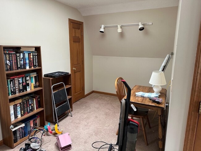 Building Photo - 4 Mark St