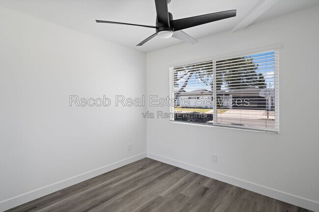 Building Photo - 6644 Rockglen Ave
