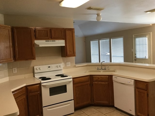 Building Photo - 1020 Grey Feather