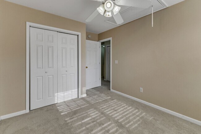 Building Photo - Adorable 3b 3b Townhome In Wake Forest!