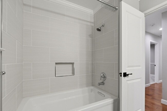 Building Photo - Remodeled 3 Bedroom 2 Bathroom Sunnyvale Home