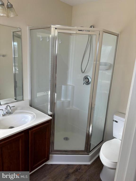 Building Photo - 2318 Drake Ln