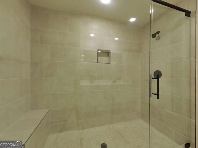 Building Photo - 615 Cantrell Dr