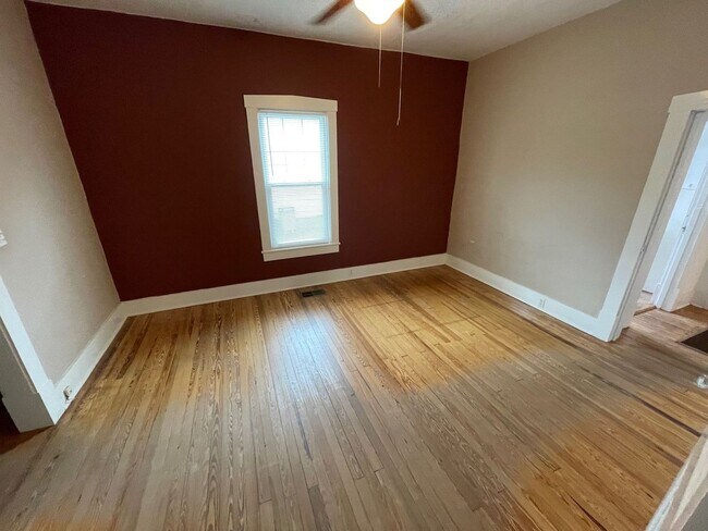 Building Photo - Pensacola - East Hill - 2 Bedroom, 1 Bathroom