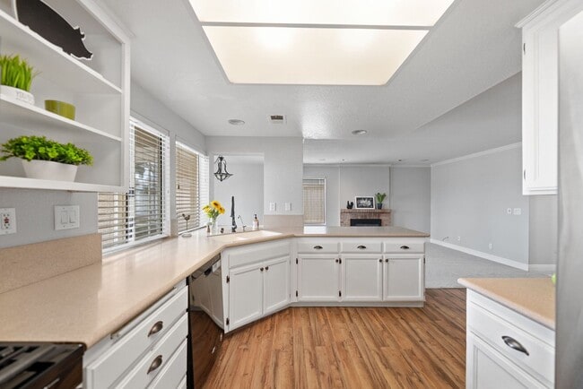 Building Photo - 40115 Starling St