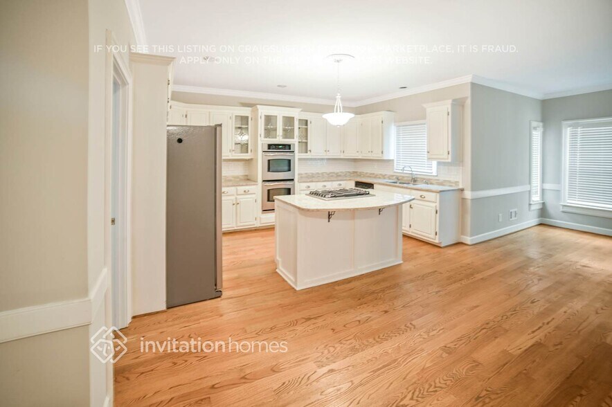 Building Photo - 2111 Shadwell Way