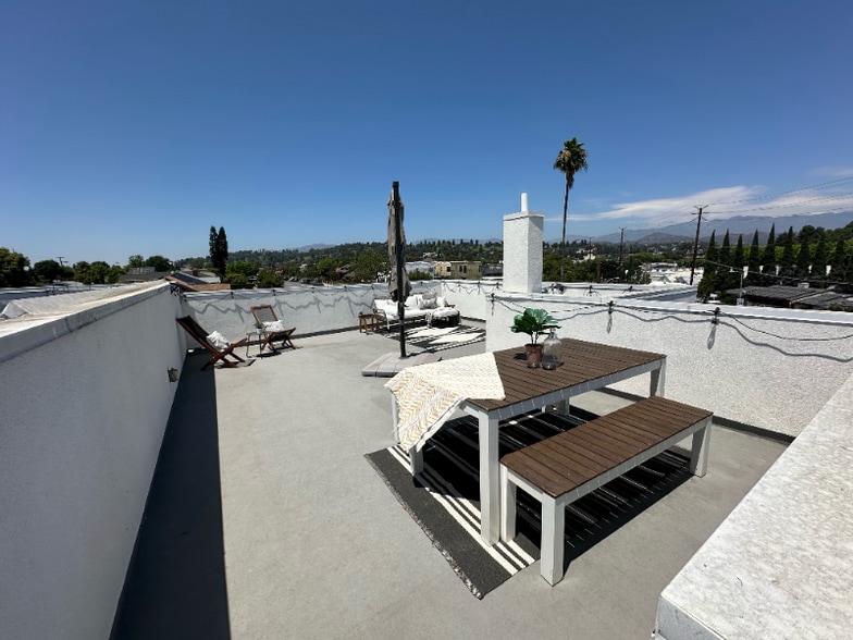 Building Photo - 3290 N Canary Way
