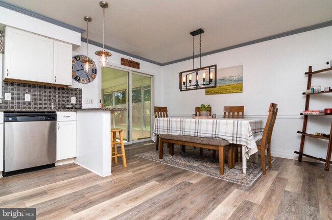 Building Photo - 44 Lexington Dr