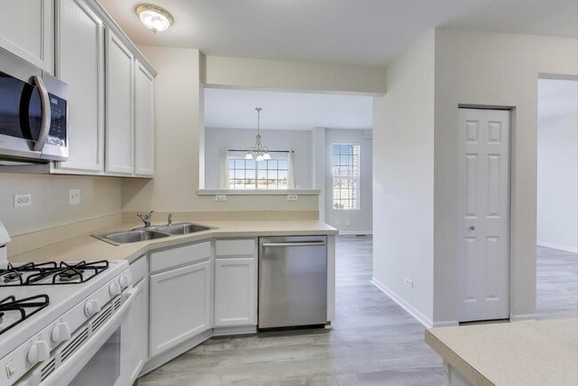 Building Photo - 23927 McMullin Cir