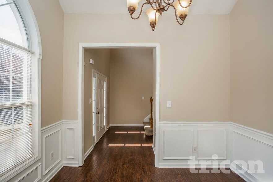 Building Photo - 4577 Garden City Dr