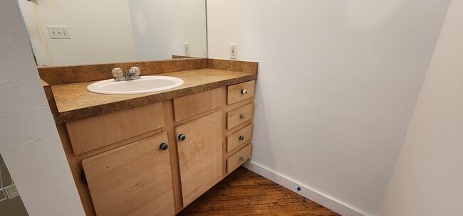 Bathroom - 87 Peachtree St SW