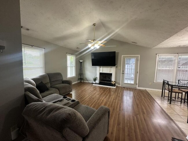 Building Photo - 6342 Foxlake Dr