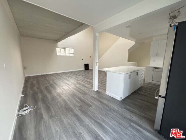 Building Photo - 915 Broadway St