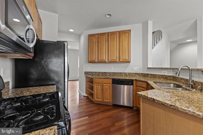 Building Photo - 46212 Walpole Terrace