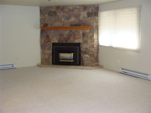 Building Photo - 4295 Columbine Dr
