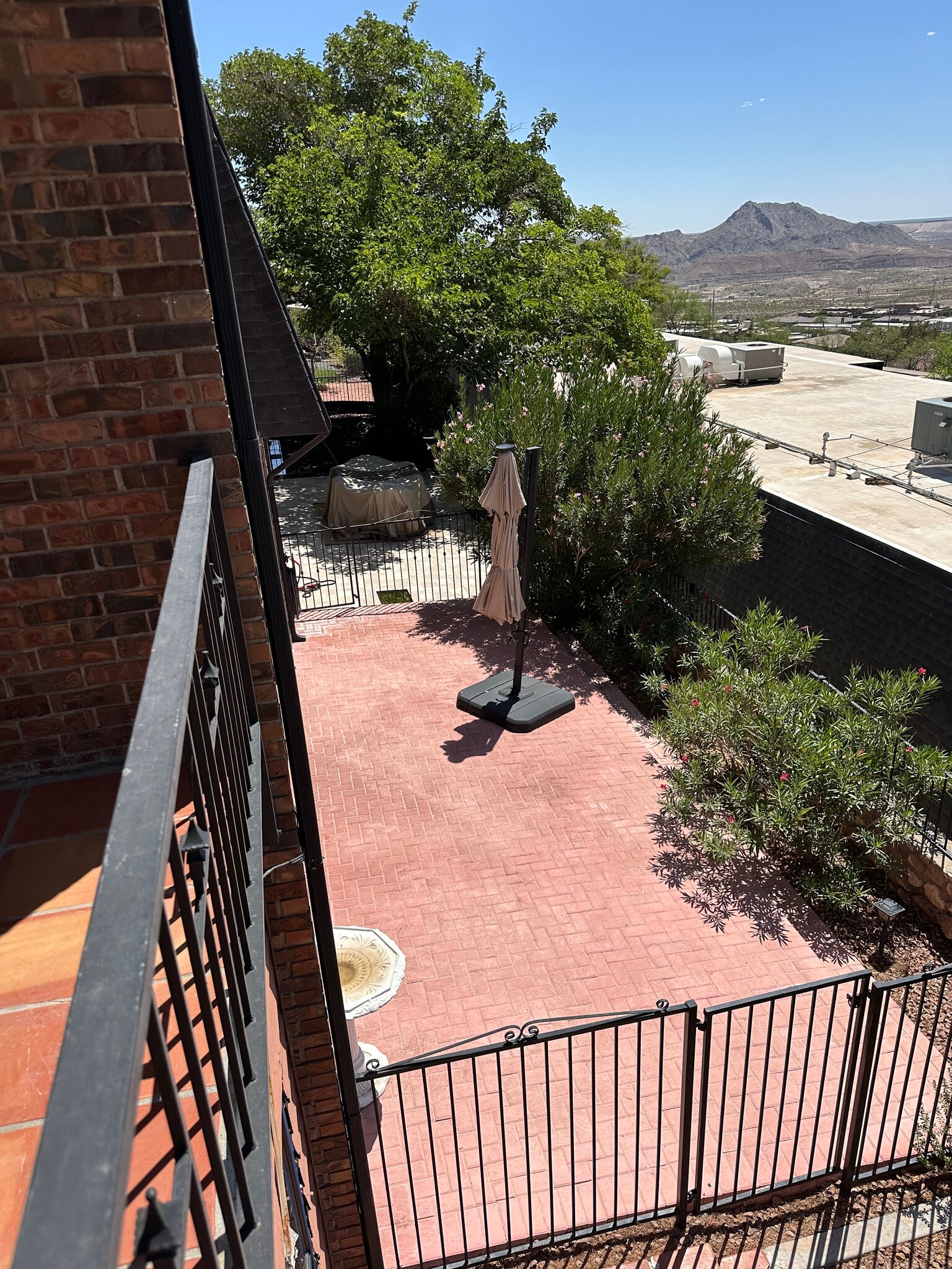 Landscaping below Condo - 4800 N Stanton St