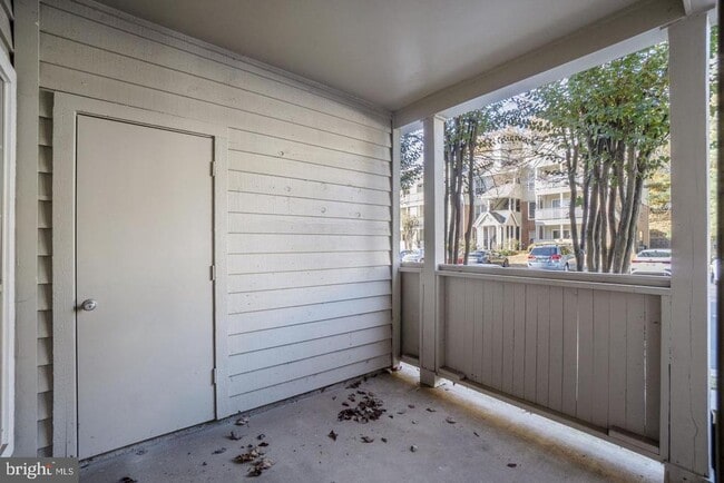 Building Photo - 3909 Penderview Dr