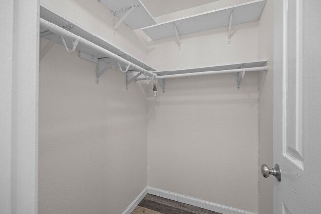 Building Photo - 7505 Charmant Dr