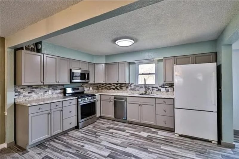 Building Photo - 711 S Northern Blvd