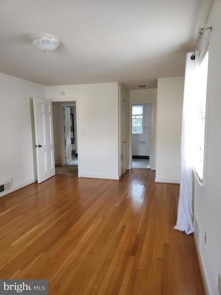 Building Photo - 3916 48th St NW