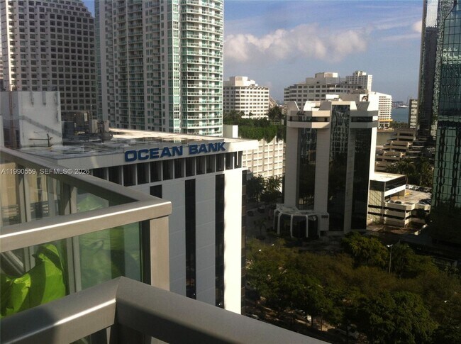 Building Photo - 1050 Brickell Ave