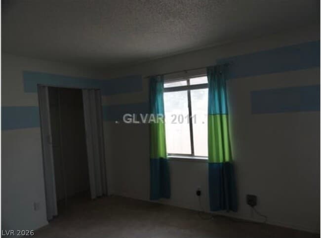 Building Photo - 3317 E Dillon Ave