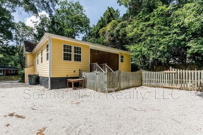 Building Photo - 1514 Fairview Rd