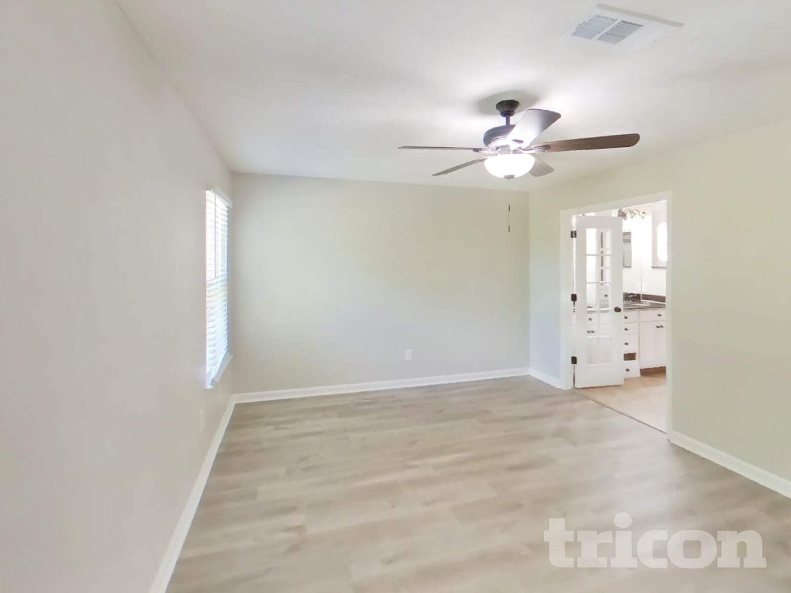 Building Photo - 2701 Riverbend Dr