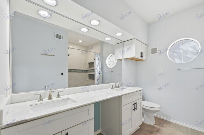 Building Photo - 7151 Gaston Ave