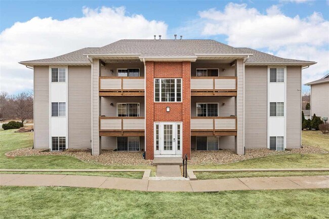 Primary Photo - 2432 Rushmore Dr