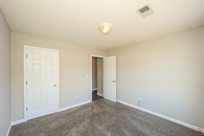 Building Photo - 6055 Yellowood Ct