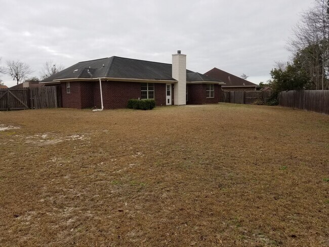Building Photo - 504 Bedford Ct