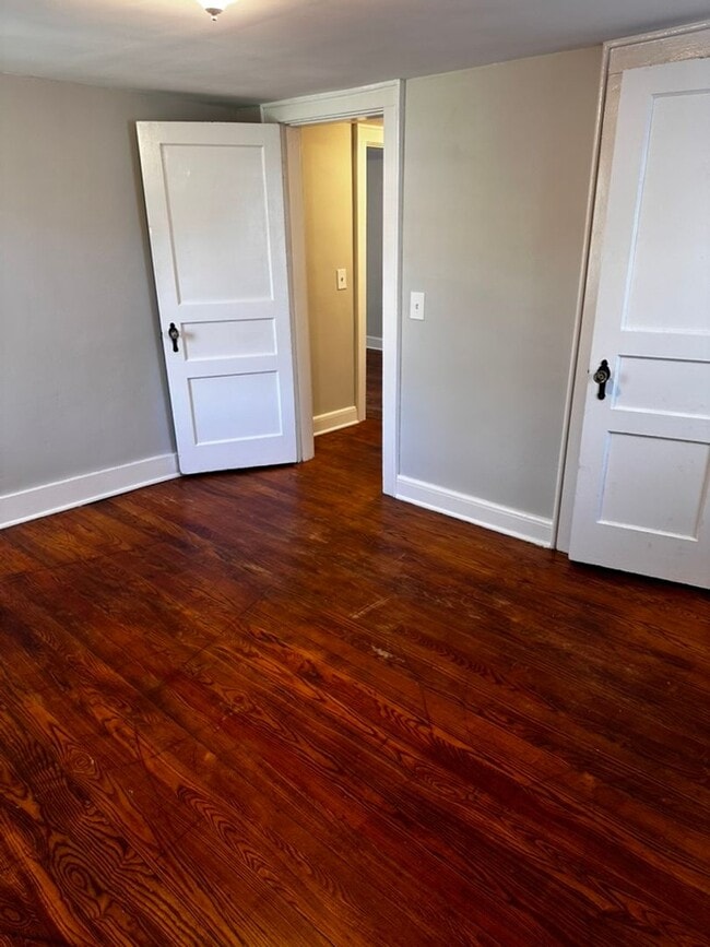 Building Photo - East Nashville 4 Bedroom
