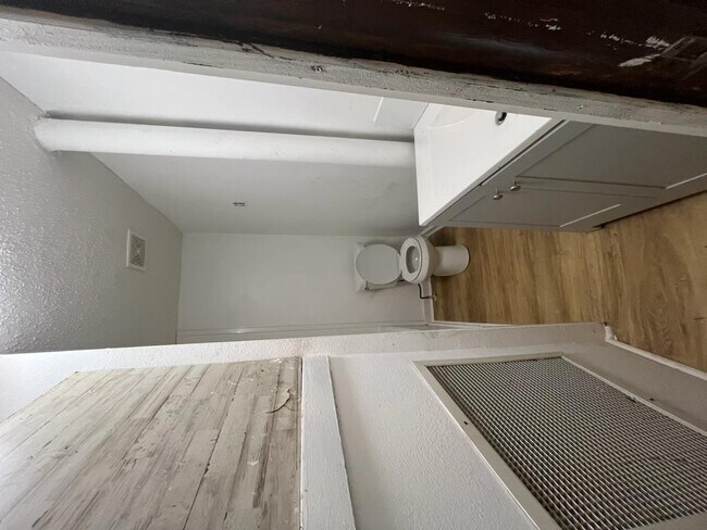 Building Photo - 3419 7th Ave