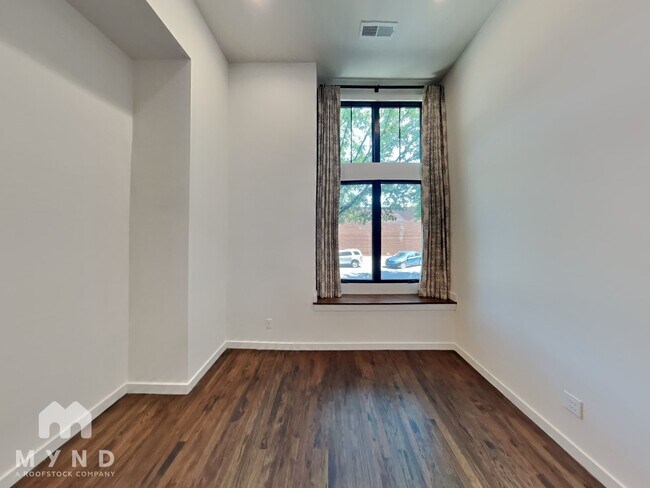 Building Photo - 436 E 33rd St