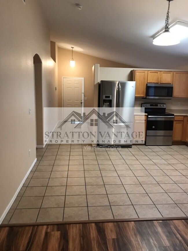 Building Photo - 8201 W Pima St