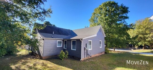 Building Photo - 9 Ratcale Ln