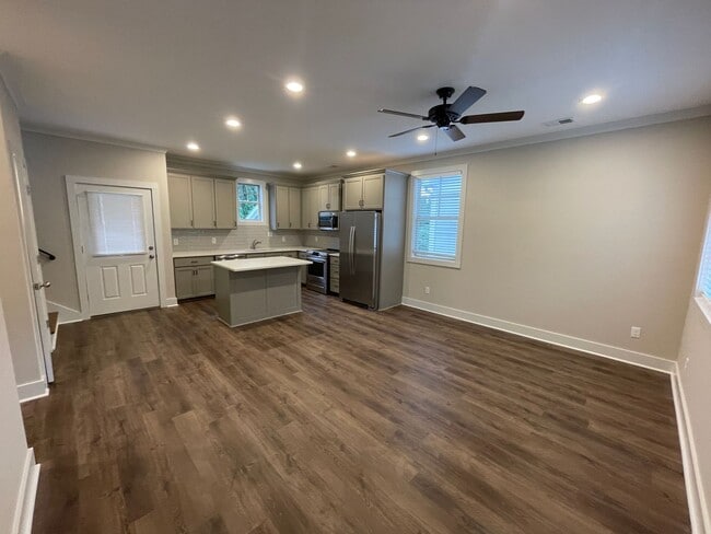 Building Photo - 2BA / 2BA FOR RENT