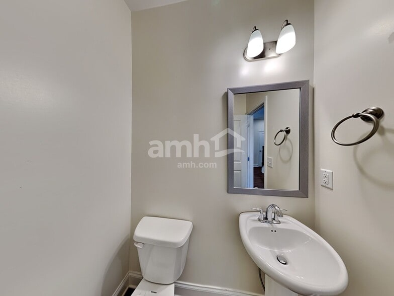 Building Photo - 3597 Okelly Dr