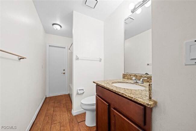 Building Photo - 3911 SW 11th Pl