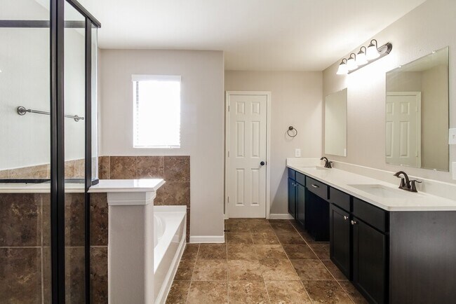 Building Photo - 6623 Sharpstone Creek Ln
