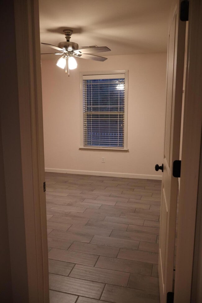 Building Photo - 5806 Freeport Way