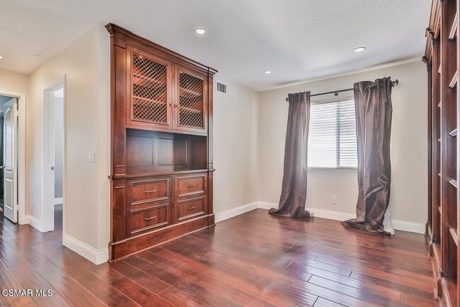 Building Photo - 3159 Foxtail Ct