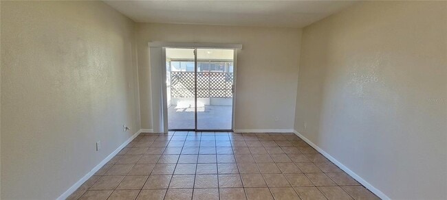 Building Photo - 9542 Lake Park Dr