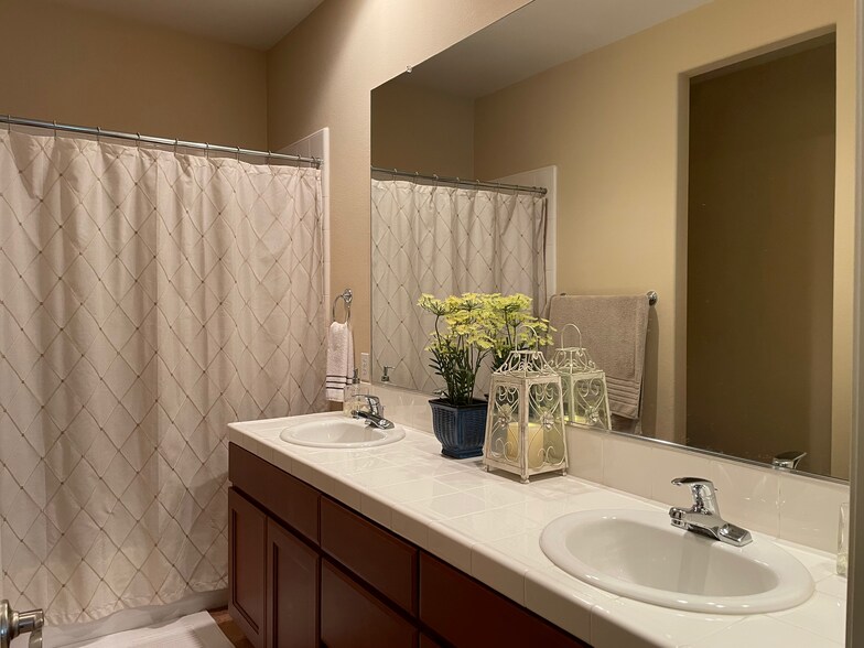 Building Photo - 49 Vista Mirage Way