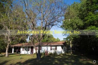 Building Photo - SUBLEASE Quiet Subdivision Living